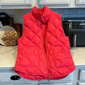 J.Crew women’s pink puffer vest great condition
